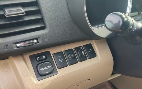 Toyota Highlander III, 2011 год, 2 499 999 рублей, 12 фотография