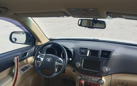 Toyota Highlander III, 2011 год, 2 499 999 рублей, 8 фотография