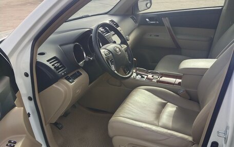 Toyota Highlander III, 2011 год, 2 499 999 рублей, 6 фотография