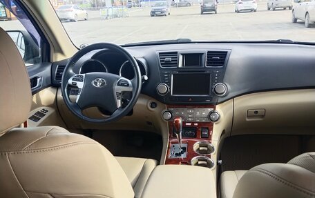 Toyota Highlander III, 2011 год, 2 499 999 рублей, 9 фотография