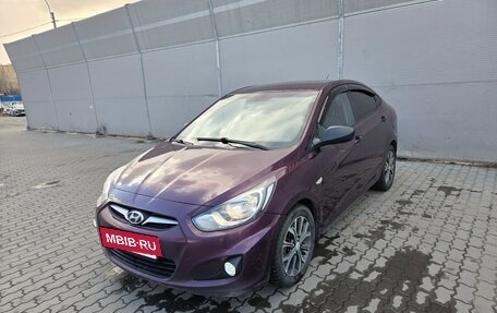 Hyundai Solaris II рестайлинг, 2014 год, 800 000 рублей, 3 фотография