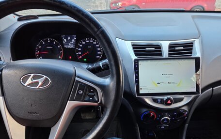 Hyundai Solaris II рестайлинг, 2014 год, 800 000 рублей, 16 фотография