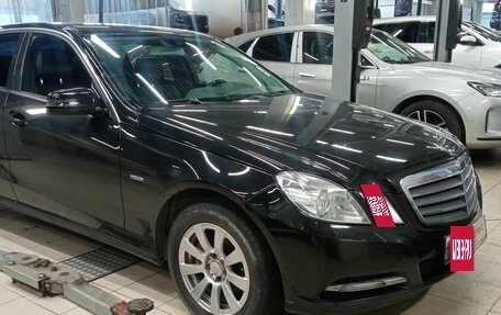 Mercedes-Benz E-Класс, 2011 год, 1 650 000 рублей, 2 фотография