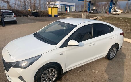 Hyundai Solaris II рестайлинг, 2020 год, 1 050 000 рублей, 3 фотография