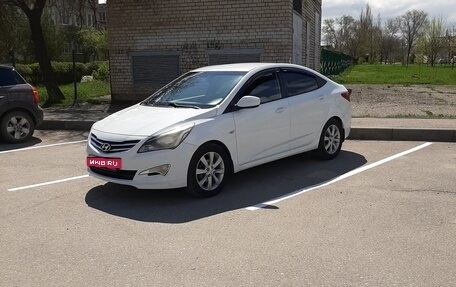 Hyundai Solaris II рестайлинг, 2015 год, 980 000 рублей, 1 фотография