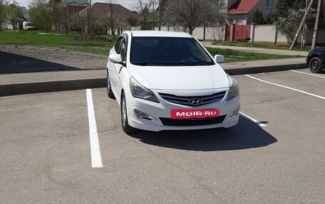 Hyundai Solaris II рестайлинг, 2015 год, 980 000 рублей, 3 фотография