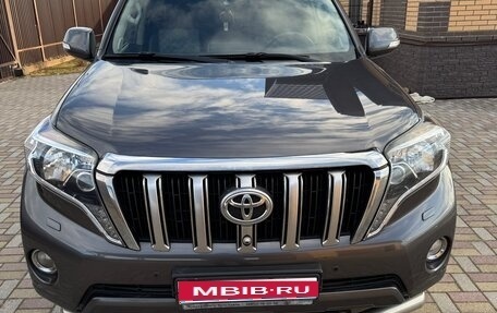 Toyota Land Cruiser Prado 150 рестайлинг 2, 2015 год, 3 300 000 рублей, 1 фотография