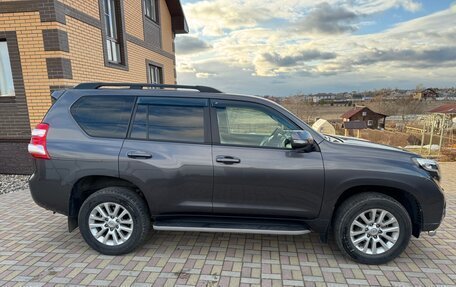 Toyota Land Cruiser Prado 150 рестайлинг 2, 2015 год, 3 300 000 рублей, 7 фотография