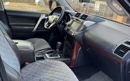 Toyota Land Cruiser Prado 150 рестайлинг 2, 2015 год, 3 300 000 рублей, 12 фотография