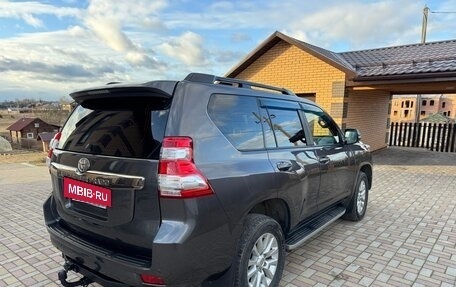 Toyota Land Cruiser Prado 150 рестайлинг 2, 2015 год, 3 300 000 рублей, 6 фотография