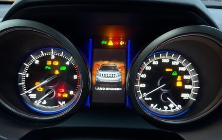 Toyota Land Cruiser Prado 150 рестайлинг 2, 2015 год, 3 300 000 рублей, 16 фотография
