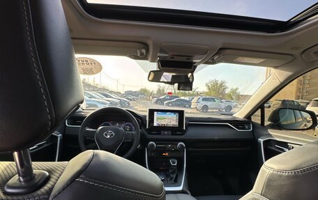 Toyota RAV4, 2023 год, 2 780 000 рублей, 10 фотография