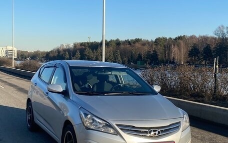 Hyundai Solaris II рестайлинг, 2014 год, 1 050 000 рублей, 1 фотография