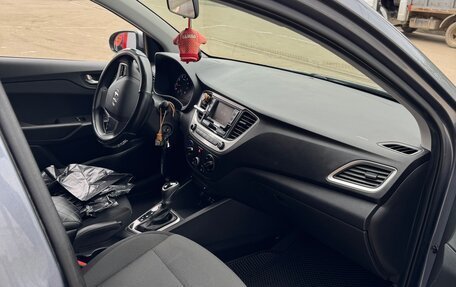 Hyundai Solaris II рестайлинг, 2017 год, 1 340 000 рублей, 8 фотография