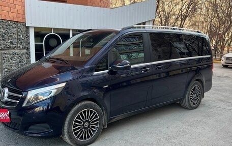 Mercedes-Benz V-Класс, 2016 год, 3 900 000 рублей, 1 фотография