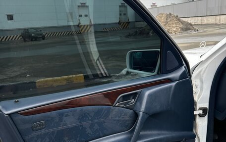 Mercedes-Benz E-Класс, 1996 год, 300 000 рублей, 8 фотография