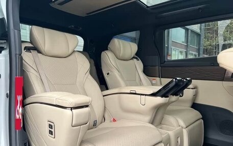 Toyota Vellfire, 2024 год, 17 245 000 рублей, 11 фотография