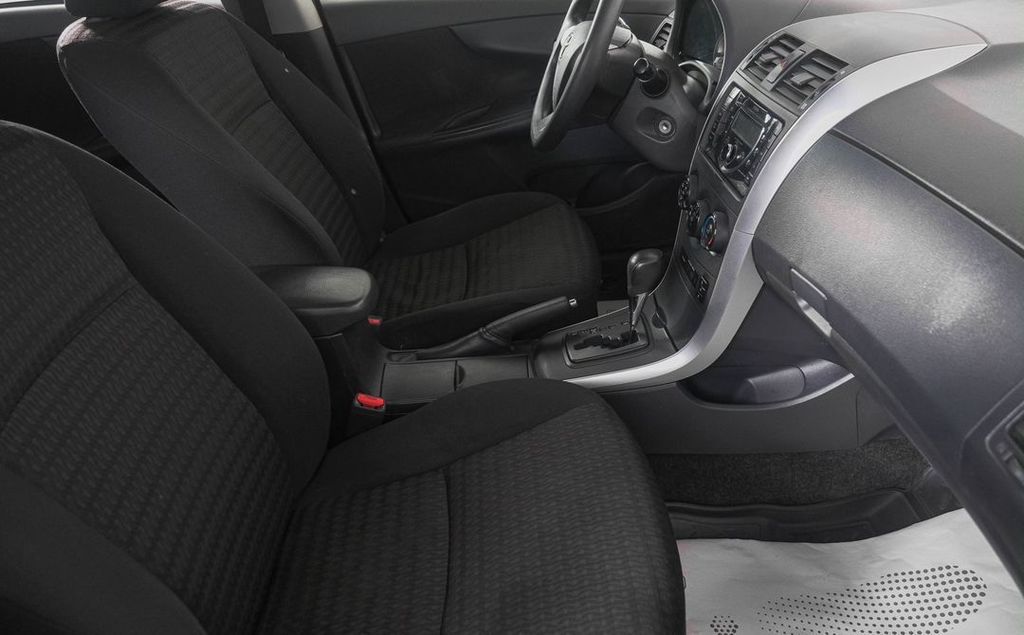 Toyota Corolla, 2012 год, 1 089 000 рублей, 13 фотография