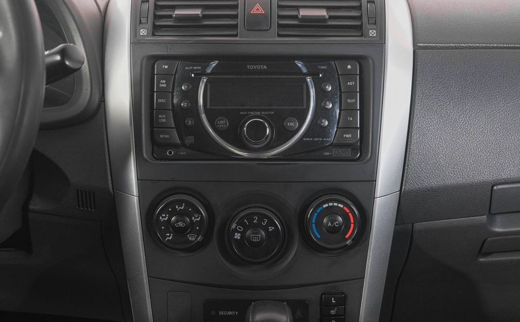 Toyota Corolla, 2012 год, 1 089 000 рублей, 18 фотография