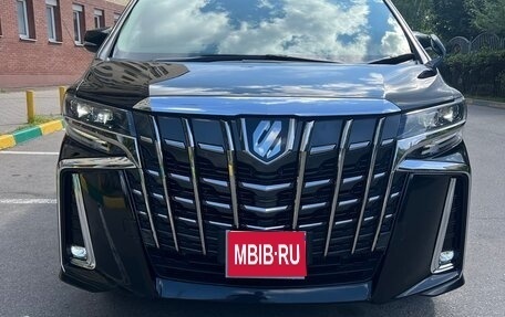 Toyota Alphard III, 2017 год, 4 030 000 рублей, 1 фотография