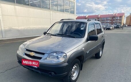 Chevrolet Niva I рестайлинг, 2013 год, 490 000 рублей, 3 фотография