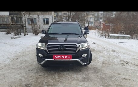 Toyota Land Cruiser 200, 2018 год, 2 900 000 рублей, 3 фотография
