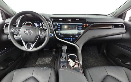 Toyota Camry, 2021 год, 3 294 000 рублей, 12 фотография