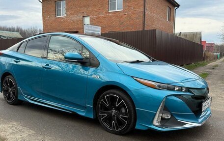 Toyota Prius IV XW50, 2017 год, 2 350 000 рублей, 7 фотография