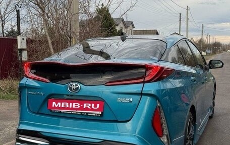 Toyota Prius IV XW50, 2017 год, 2 350 000 рублей, 6 фотография