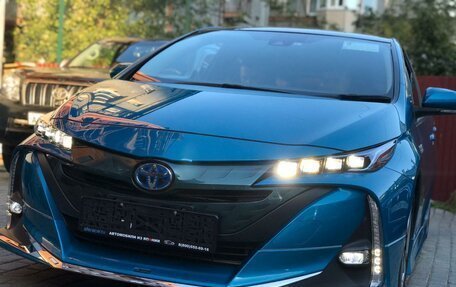 Toyota Prius IV XW50, 2017 год, 2 350 000 рублей, 19 фотография