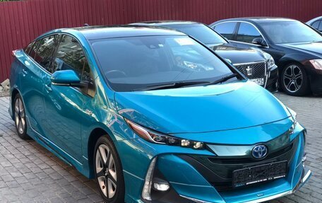 Toyota Prius IV XW50, 2017 год, 2 350 000 рублей, 14 фотография