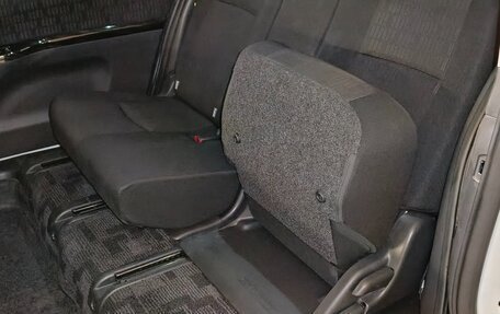 Toyota ISis I, 2012 год, 1 500 000 рублей, 17 фотография