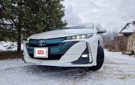 Toyota Prius IV XW50, 2018 год, 2 450 000 рублей, 7 фотография