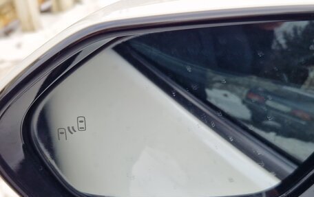 Toyota Prius IV XW50, 2018 год, 2 450 000 рублей, 19 фотография