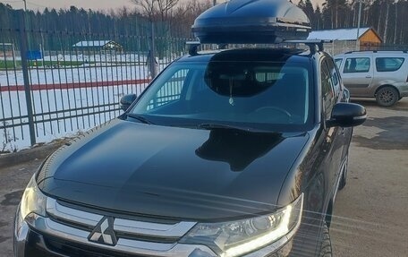 Mitsubishi Outlander III рестайлинг 3, 2017 год, 1 850 000 рублей, 1 фотография