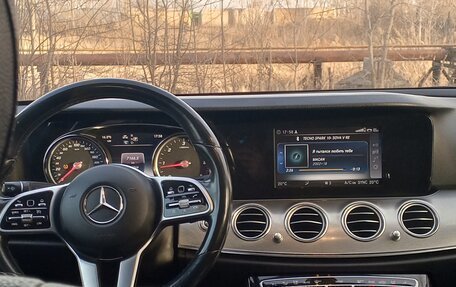Mercedes-Benz E-Класс, 2019 год, 2 400 000 рублей, 1 фотография