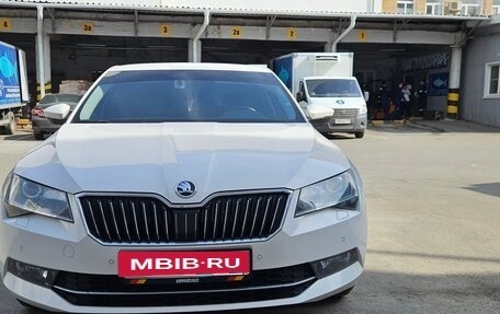 Skoda Superb III рестайлинг, 2018 год, 2 370 000 рублей, 3 фотография