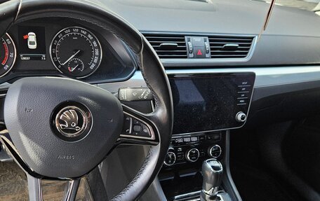 Skoda Superb III рестайлинг, 2018 год, 2 370 000 рублей, 12 фотография