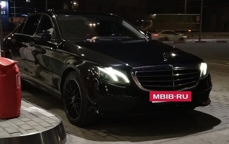 Mercedes-Benz E-Класс, 2019 год, 2 400 000 рублей, 11 фотография