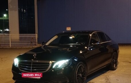 Mercedes-Benz E-Класс, 2019 год, 2 400 000 рублей, 17 фотография