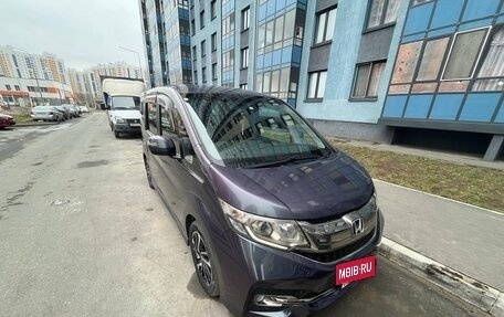 Honda Stepwgn IV, 2015 год, 2 150 000 рублей, 2 фотография