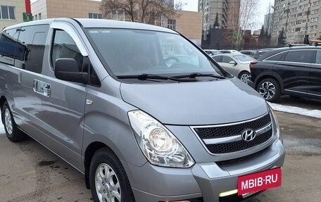 Hyundai Grand Starex Grand Starex I рестайлинг 2, 2011 год, 2 220 000 рублей, 2 фотография