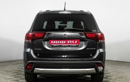 Mitsubishi Outlander III рестайлинг 3, 2015 год, 1 749 789 рублей, 6 фотография