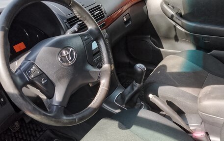 Toyota Avensis III рестайлинг, 2006 год, 785 000 рублей, 2 фотография