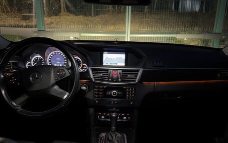 Mercedes-Benz E-Класс, 2010 год, 1 850 000 рублей, 21 фотография