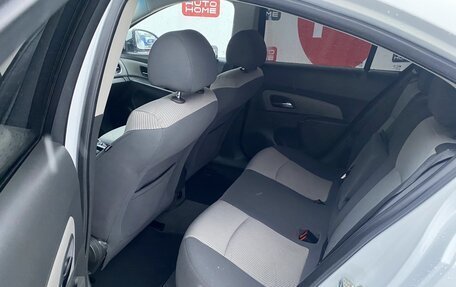 Chevrolet Cruze II, 2010 год, 549 900 рублей, 9 фотография