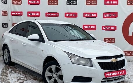 Chevrolet Cruze II, 2010 год, 549 900 рублей, 3 фотография