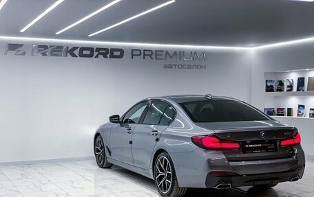 BMW 5 серия, 2023 год, 6 900 000 рублей, 10 фотография