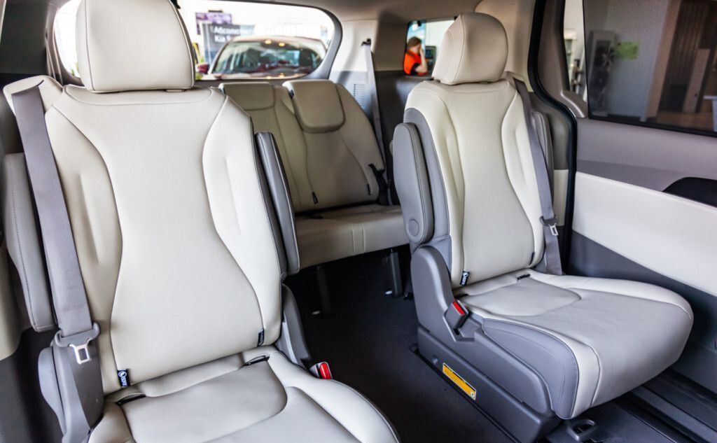KIA Carnival, 2023 год, 6 329 956 рублей, 8 фотография