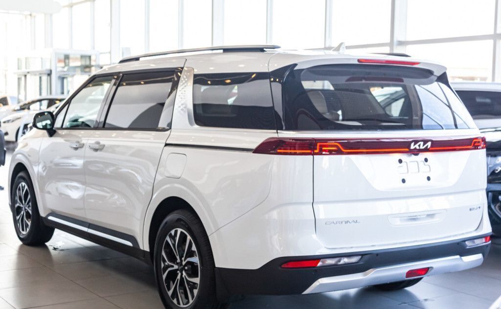 KIA Carnival, 2023 год, 6 329 956 рублей, 6 фотография